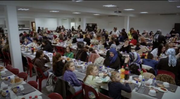 Lalezar vzw en Fatih Moskee Winterslag organiseerden iftaravond